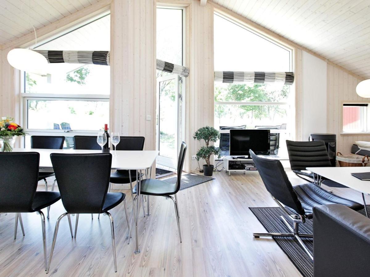 8 Person Holiday Home In Gro Enbrode Großenbrode エクステリア 写真